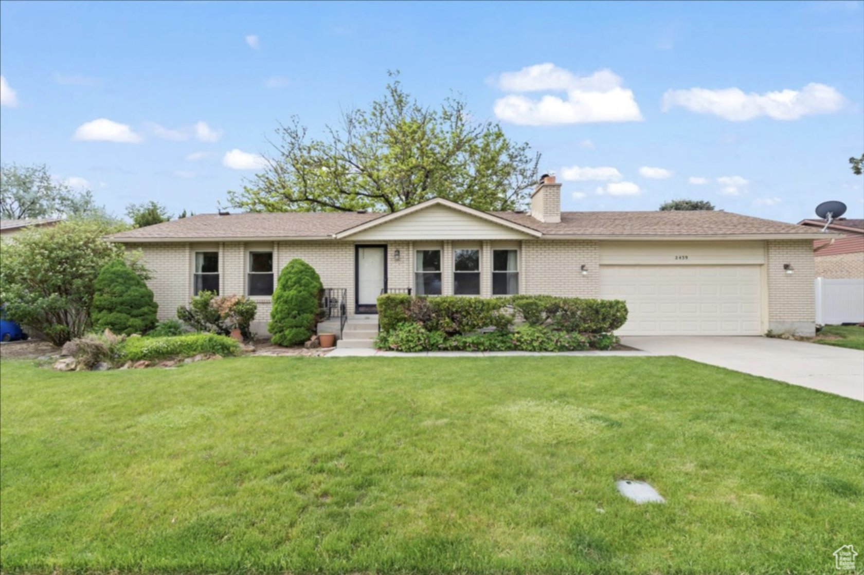 2439 W Tierra Rose Dr