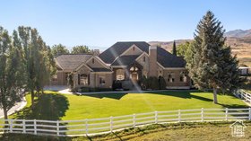 381 Hardscrabble Rd