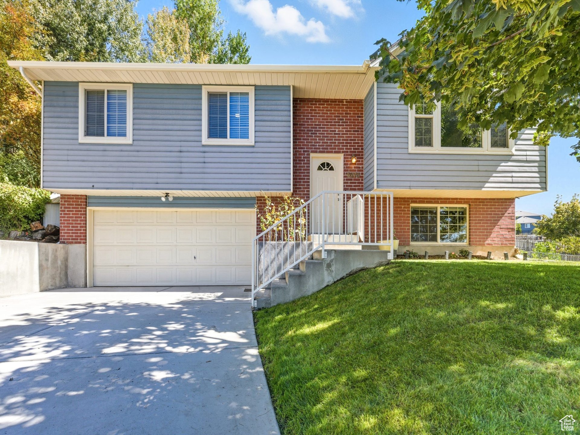 1675 E Murdock Dr