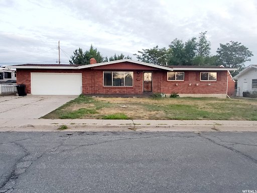 317 W 825 N