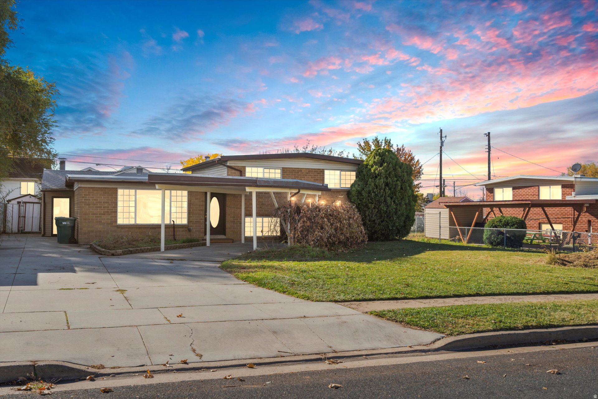 2587 W. 5750 S.