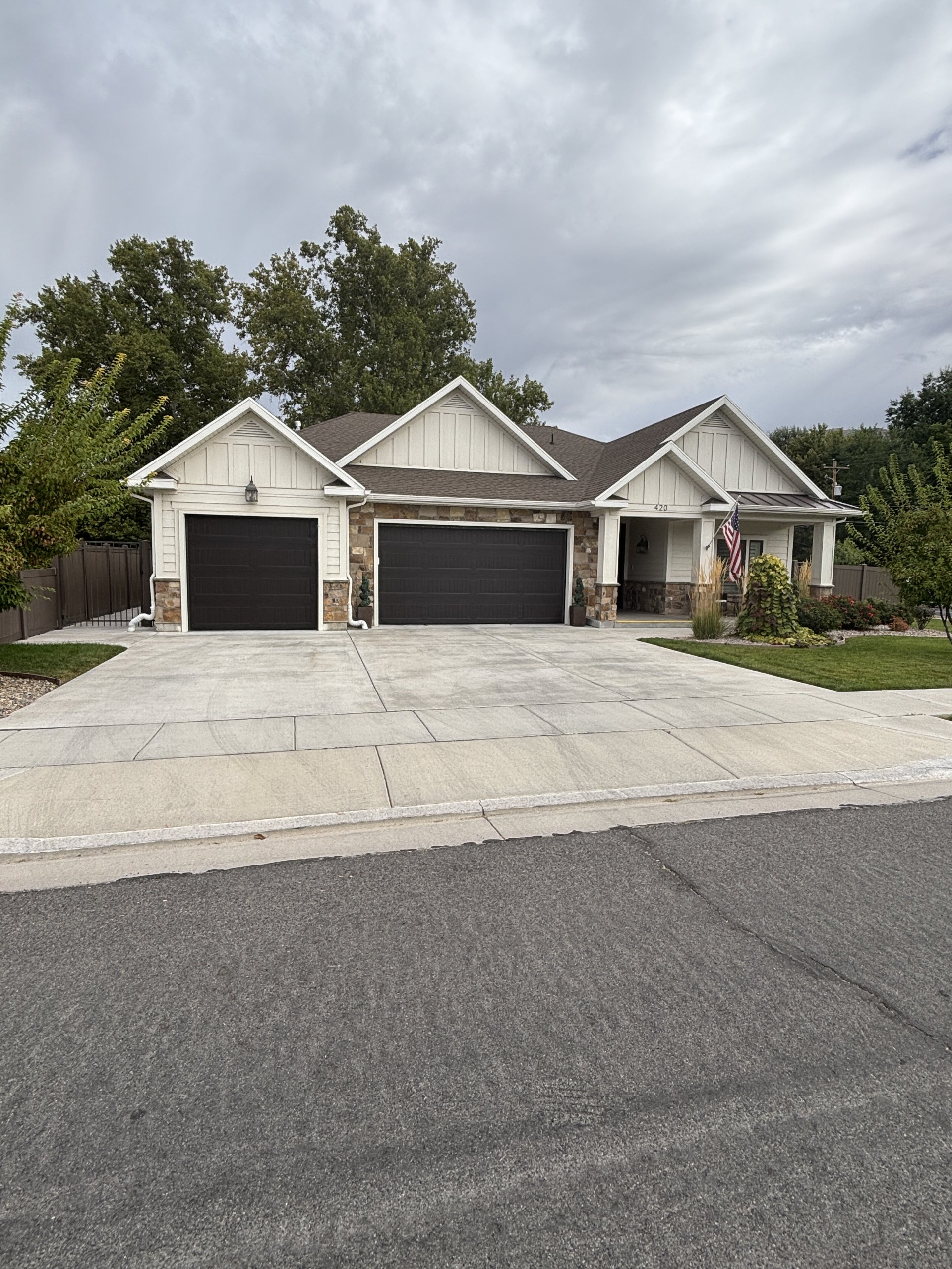 954 W Ruby Way