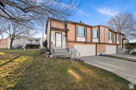1227 W Carlton Ct