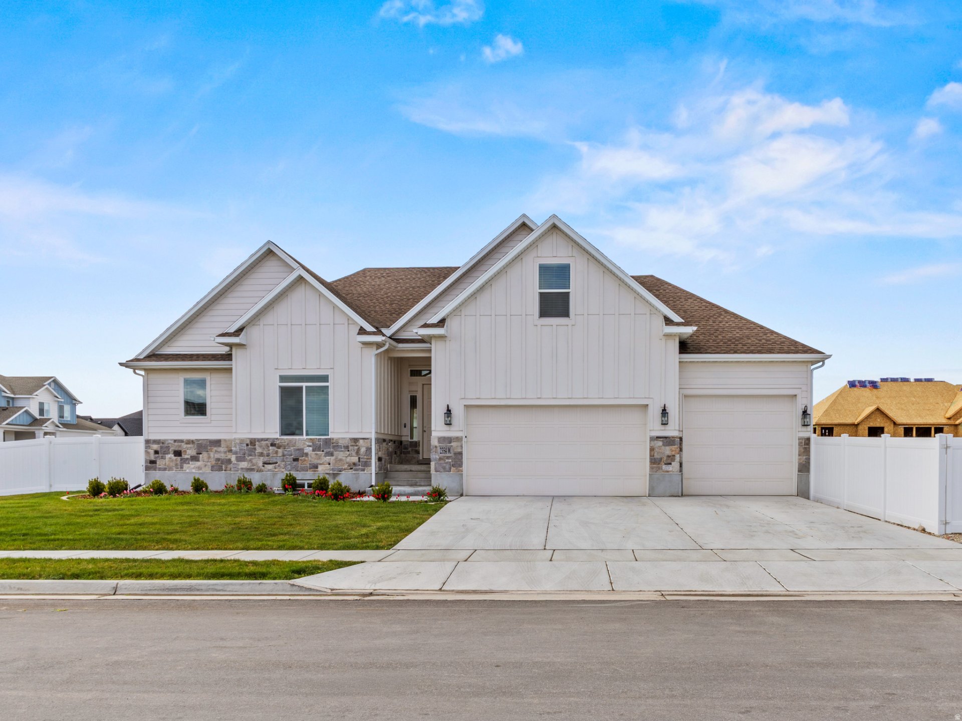 2354 W Boothill Dr