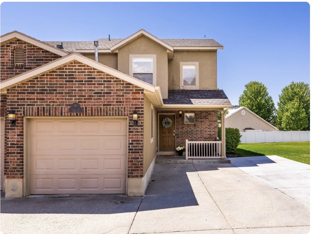 163 W Arlington