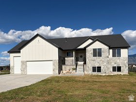 10160 N 6800 W