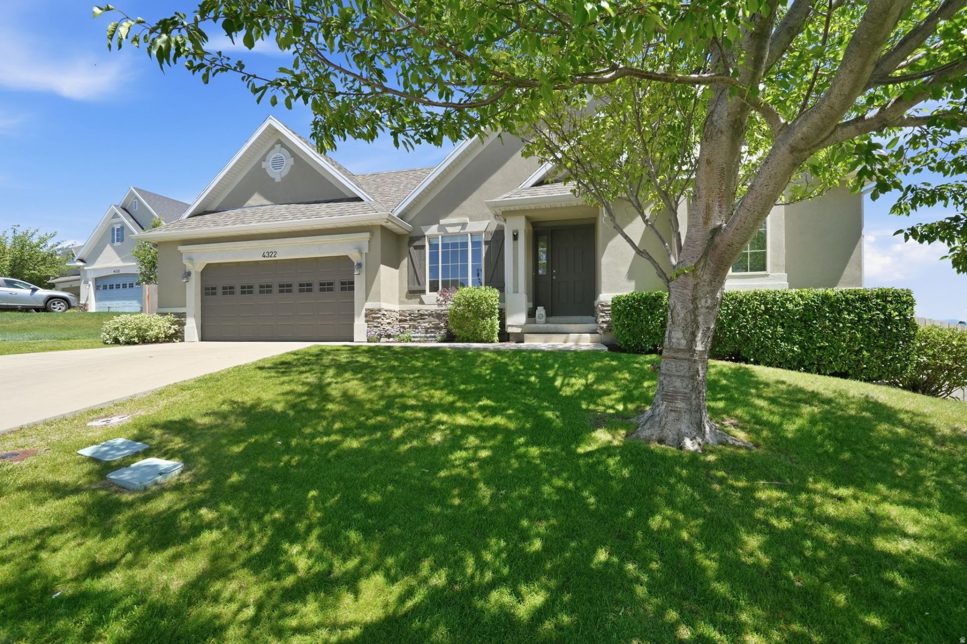 4322 N Chestnut Oak Dr