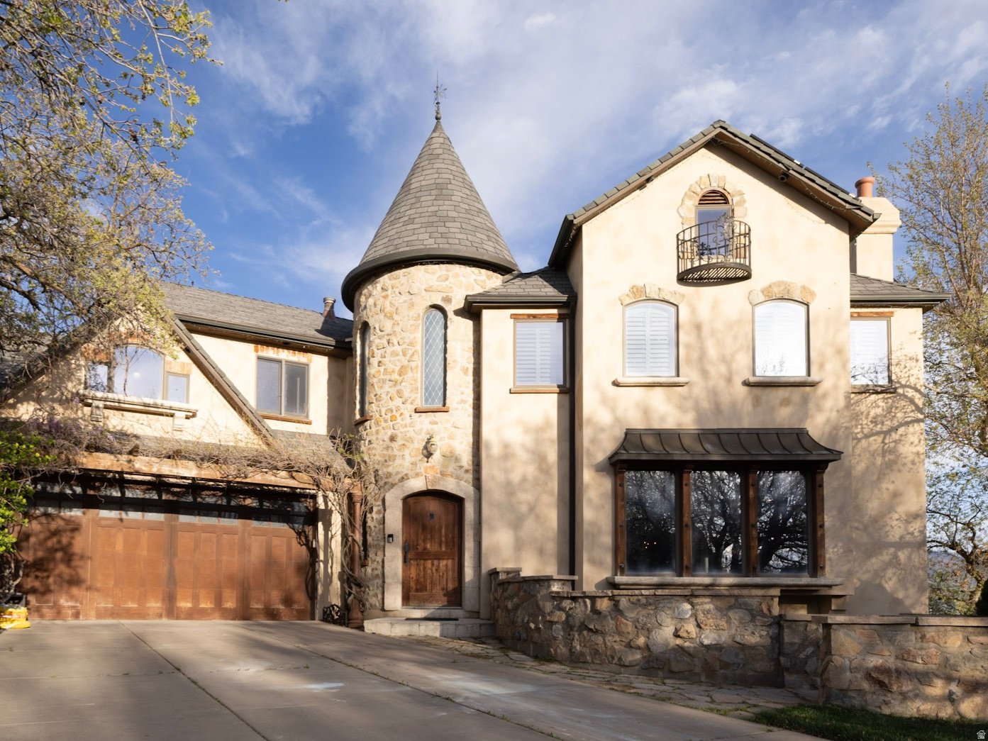 1572 N Stayner Dr