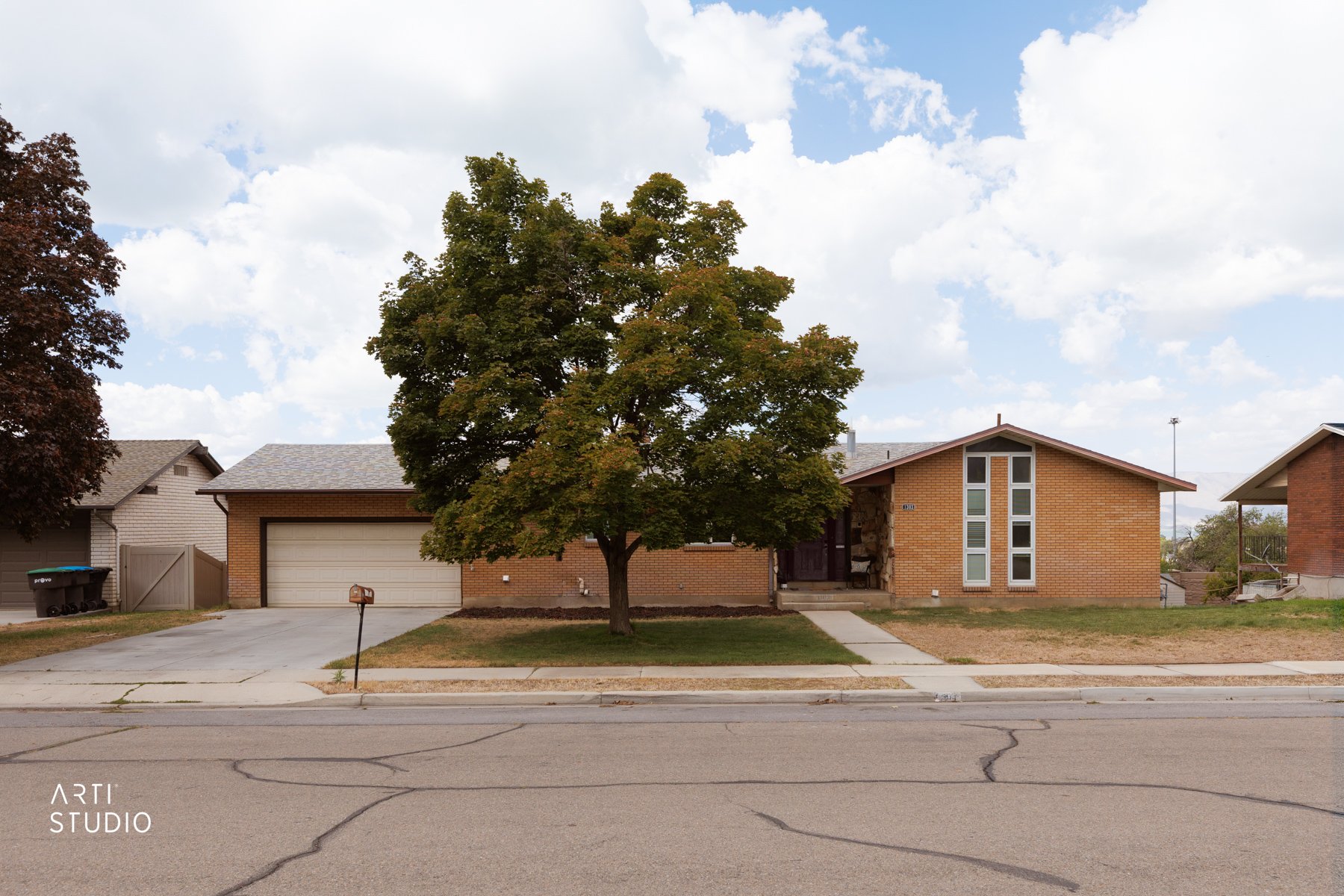1303 N Lakeview Drive