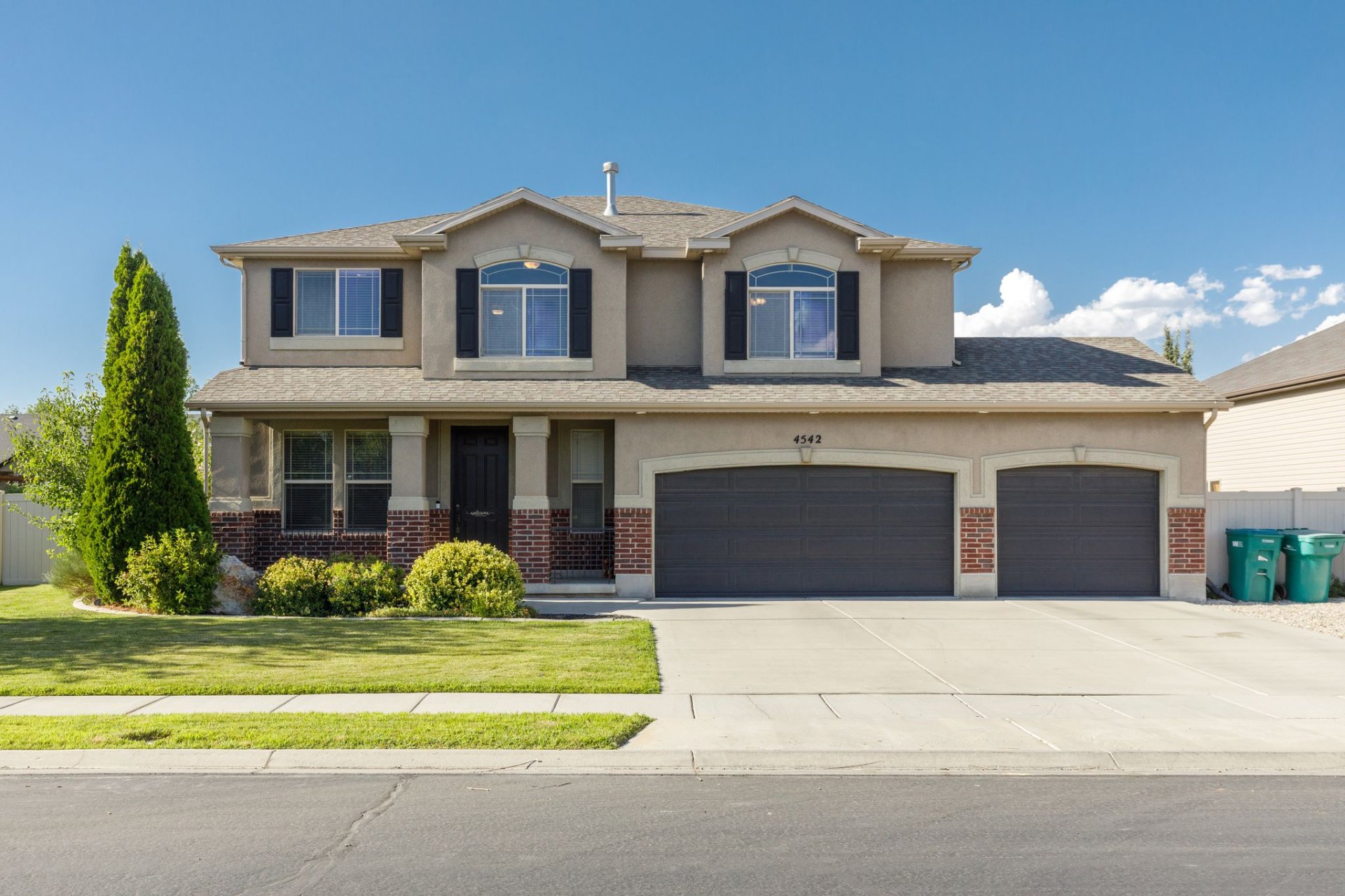 4542 W. 5850 S. 