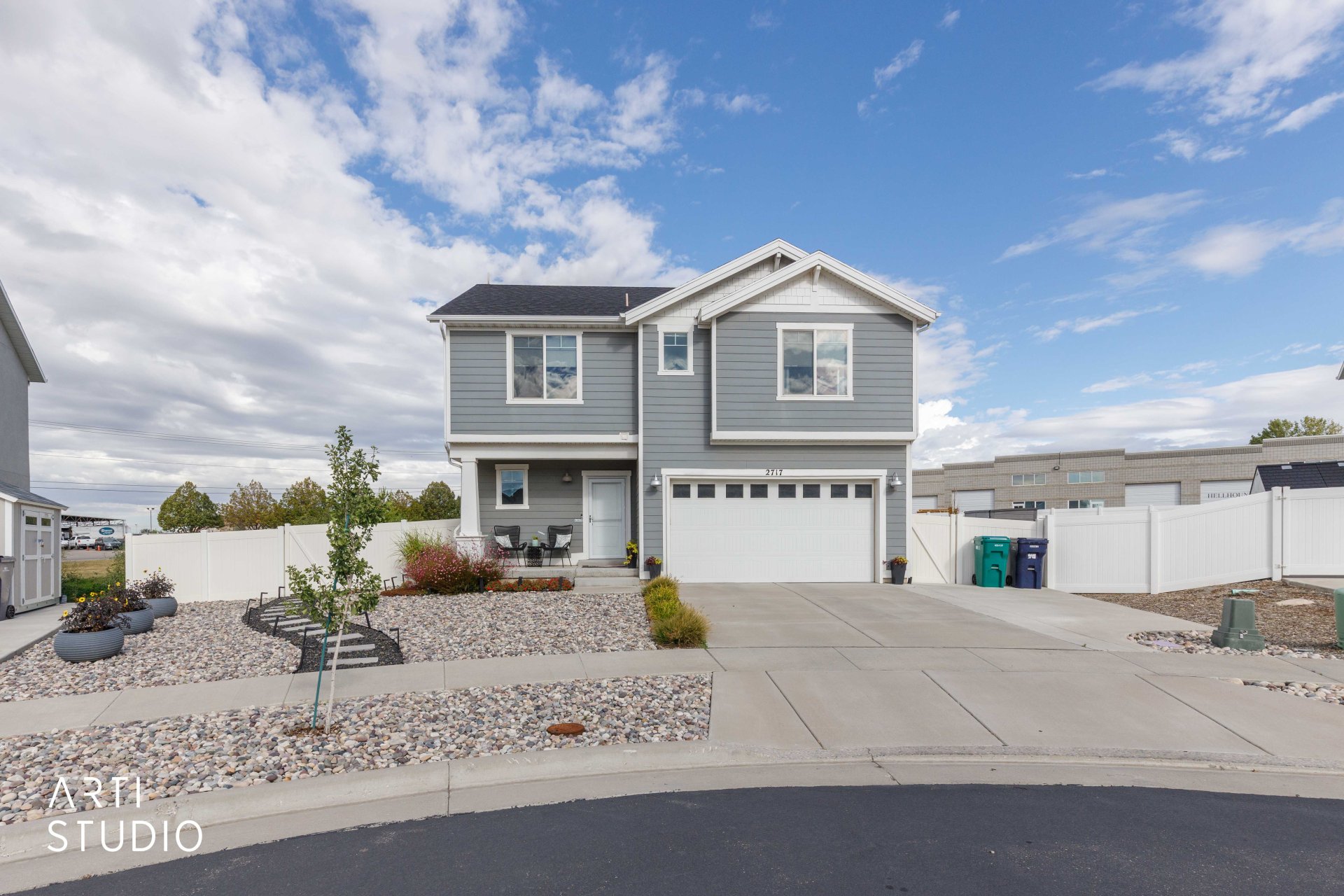 2717 North  Nicholes Ave.