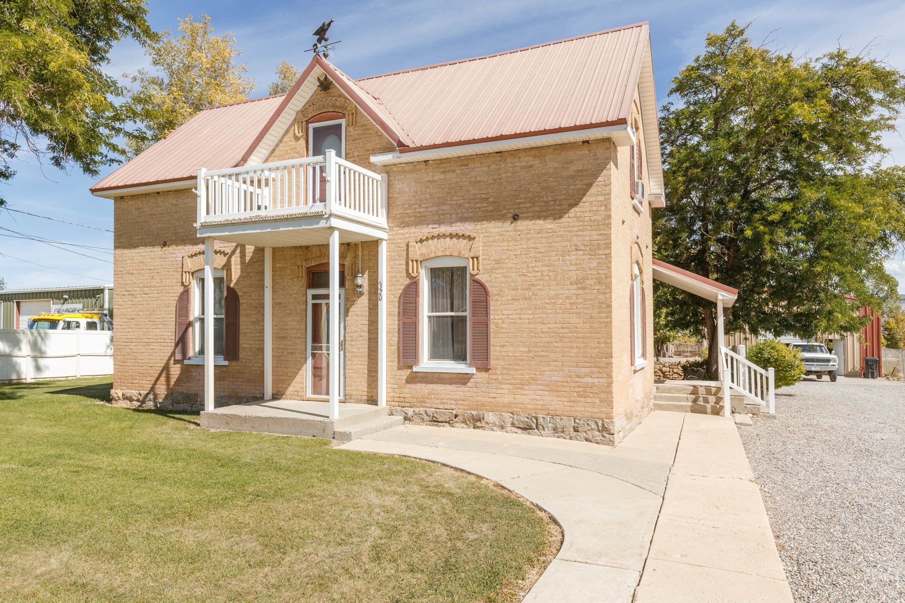 320 North Main