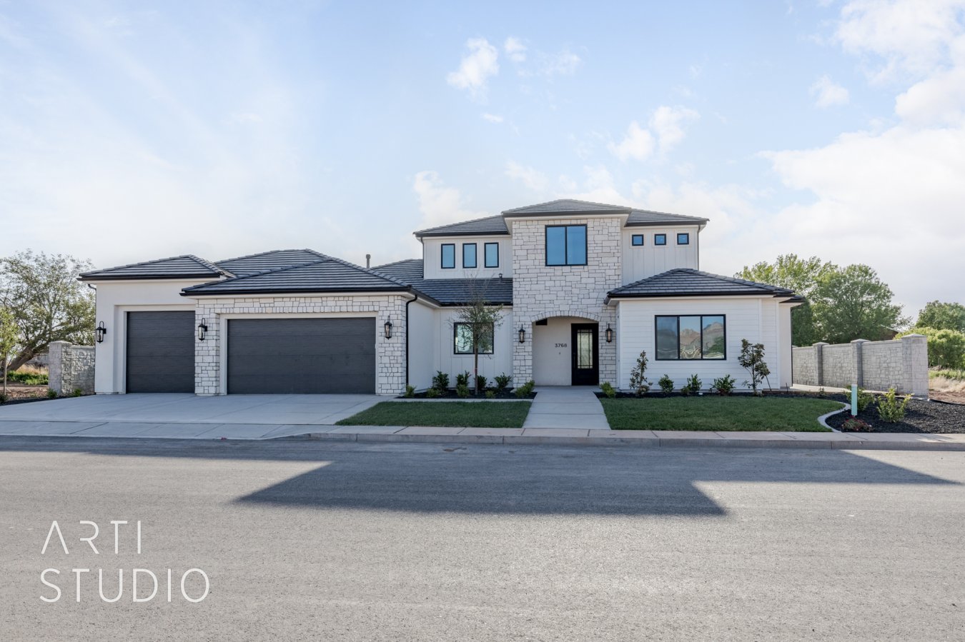49514 To be built! Fabulous home in the new Hawkeye Pointe Subdivision. Buyer can pick out selections for the if they get under contract quickly. Beautiful home in a great location, close to schools.