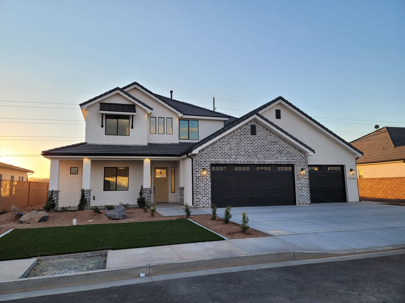 Beautiful home built by B1 Builders in the new Crimson Vistas Subdivision. Great floor plan with beautiful finishes. RV parking. One of the largest lots in Crimson Vistas with room for a pool. Owner related to Agent.