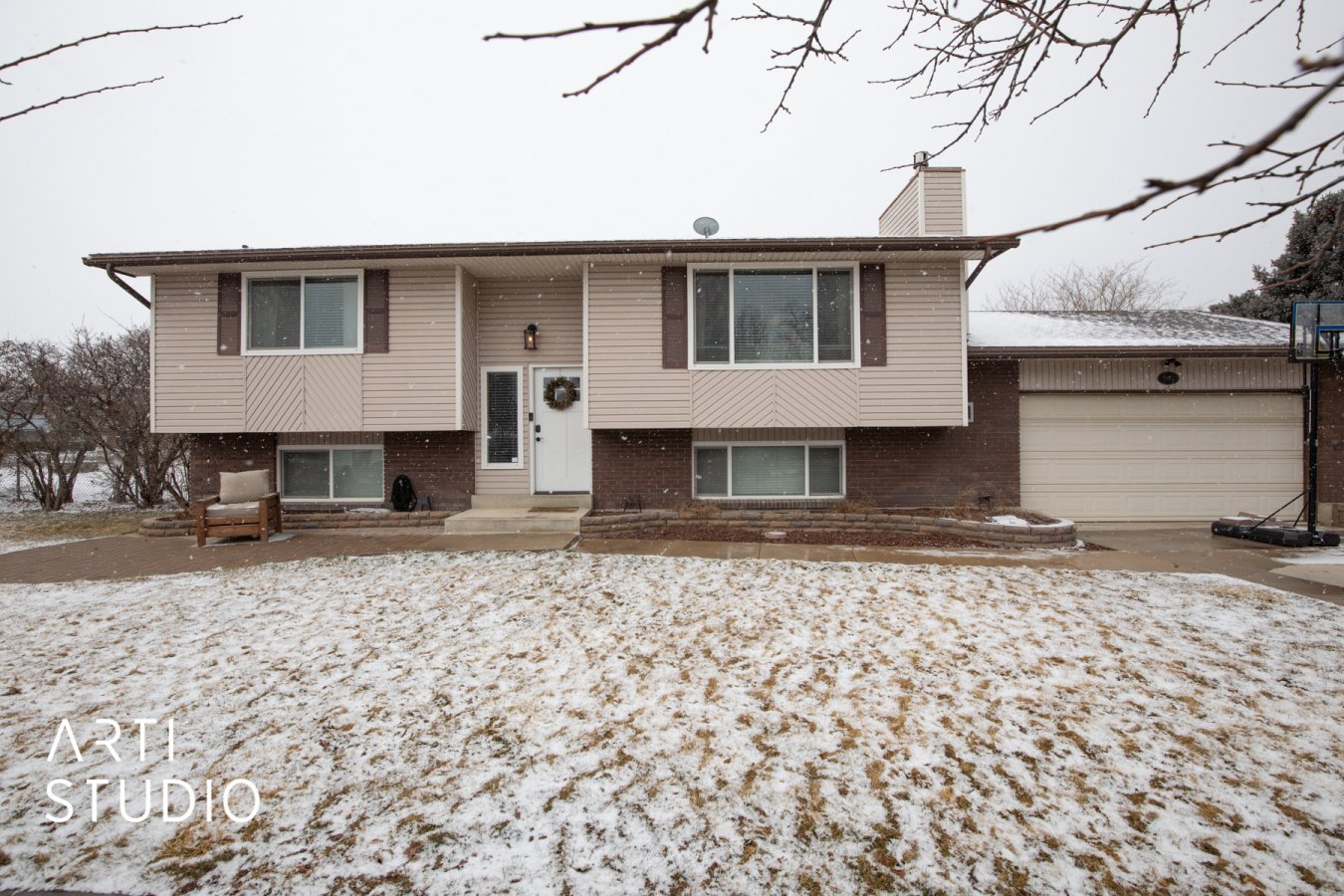Come see this recently renovated home as it won't last! The improvement items are too long list but a few of the highlights that have been done in just the last two years include the following: *New appliances, *Tankless water heater, *Water softener, *Flooring, *Paint,*Smart sprinkler system and door lock, New windows and more!