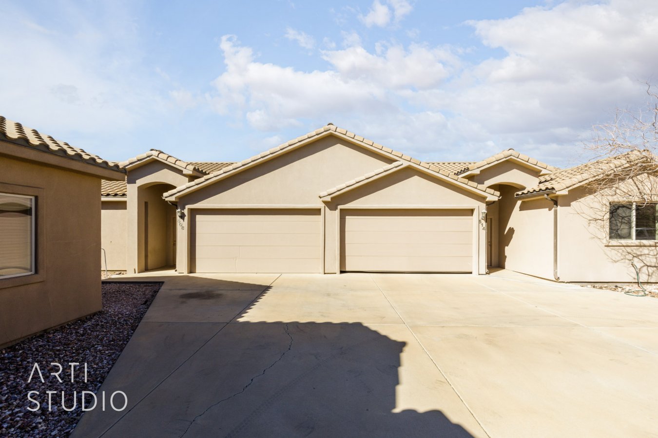 55505 Well maintained condo near Sky Mountain golf course. Must visit single story, 3/2 with 2 car garage. Would make a great first home, investment property, or second home. Property is sold As-Is.