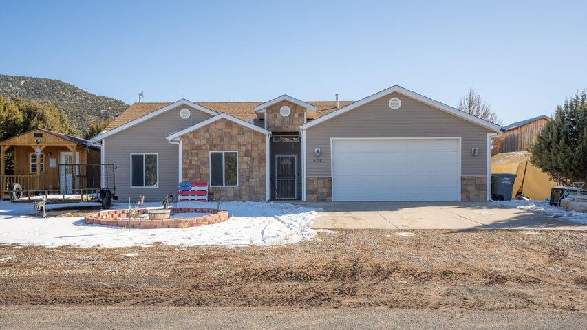 374 N Lodge