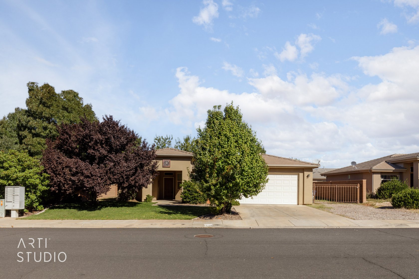 318 W Clover Ln