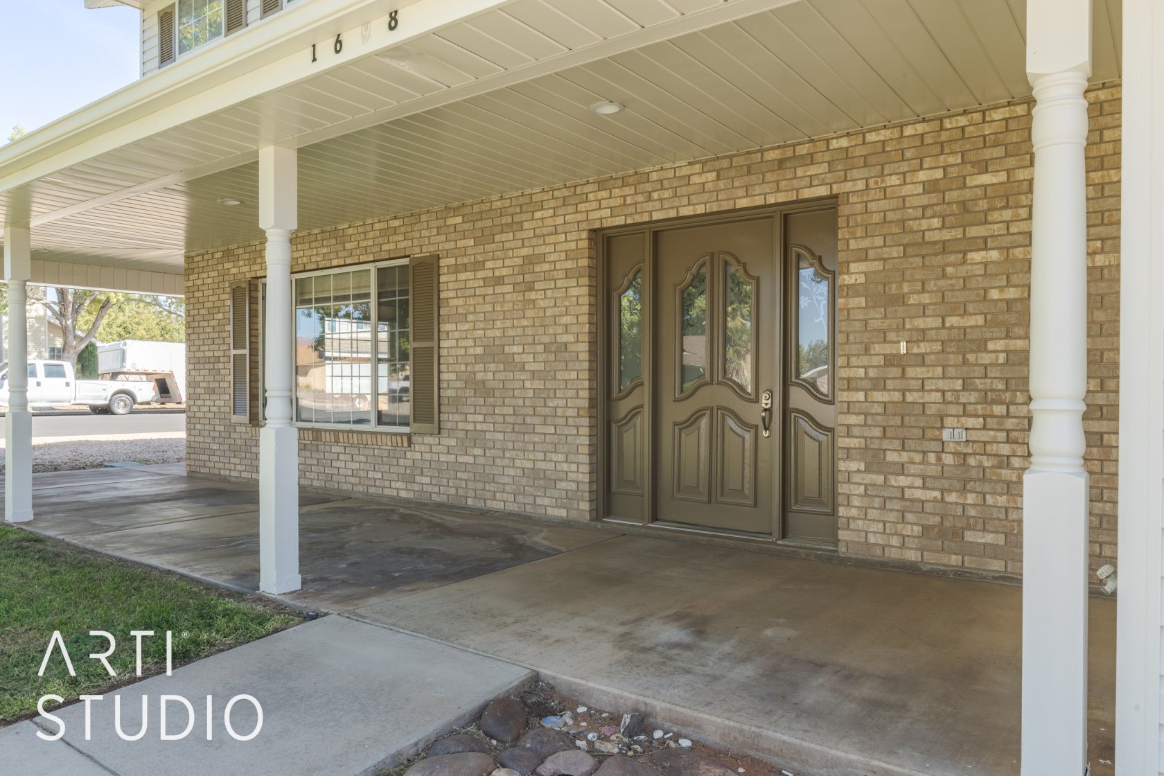 1698 Rainbow Rd