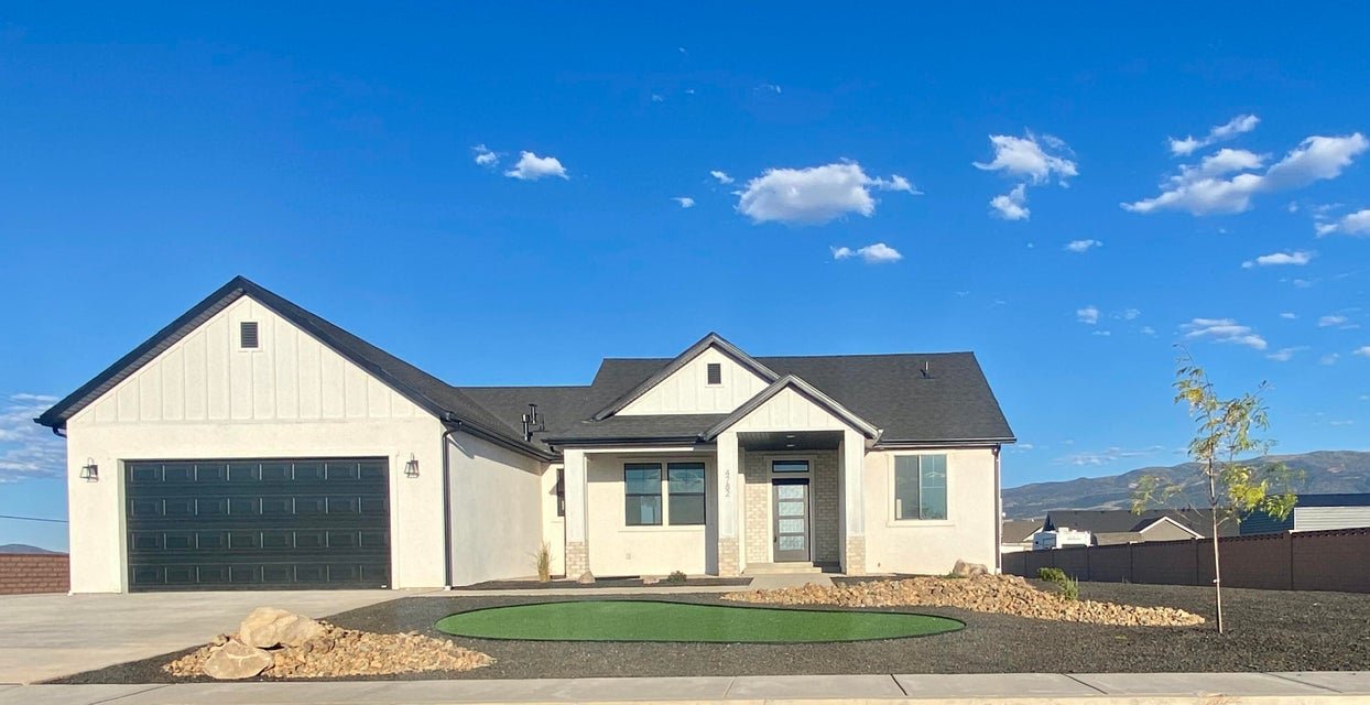 4782 N 2600 W 