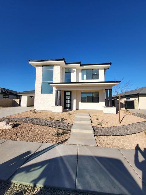 698 W Owen Dr