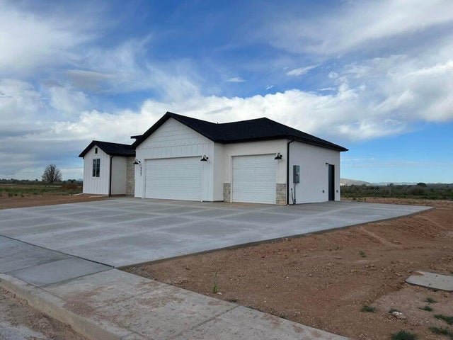 4567 N 2600 W 
