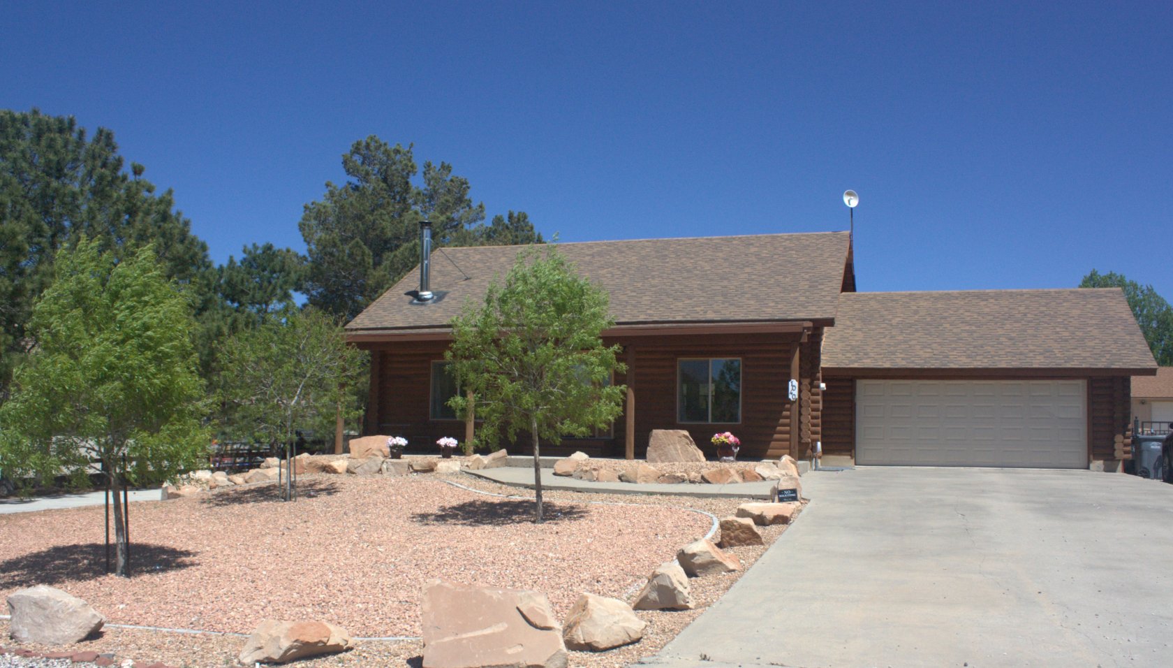 1040 N Horsemans Park Dr