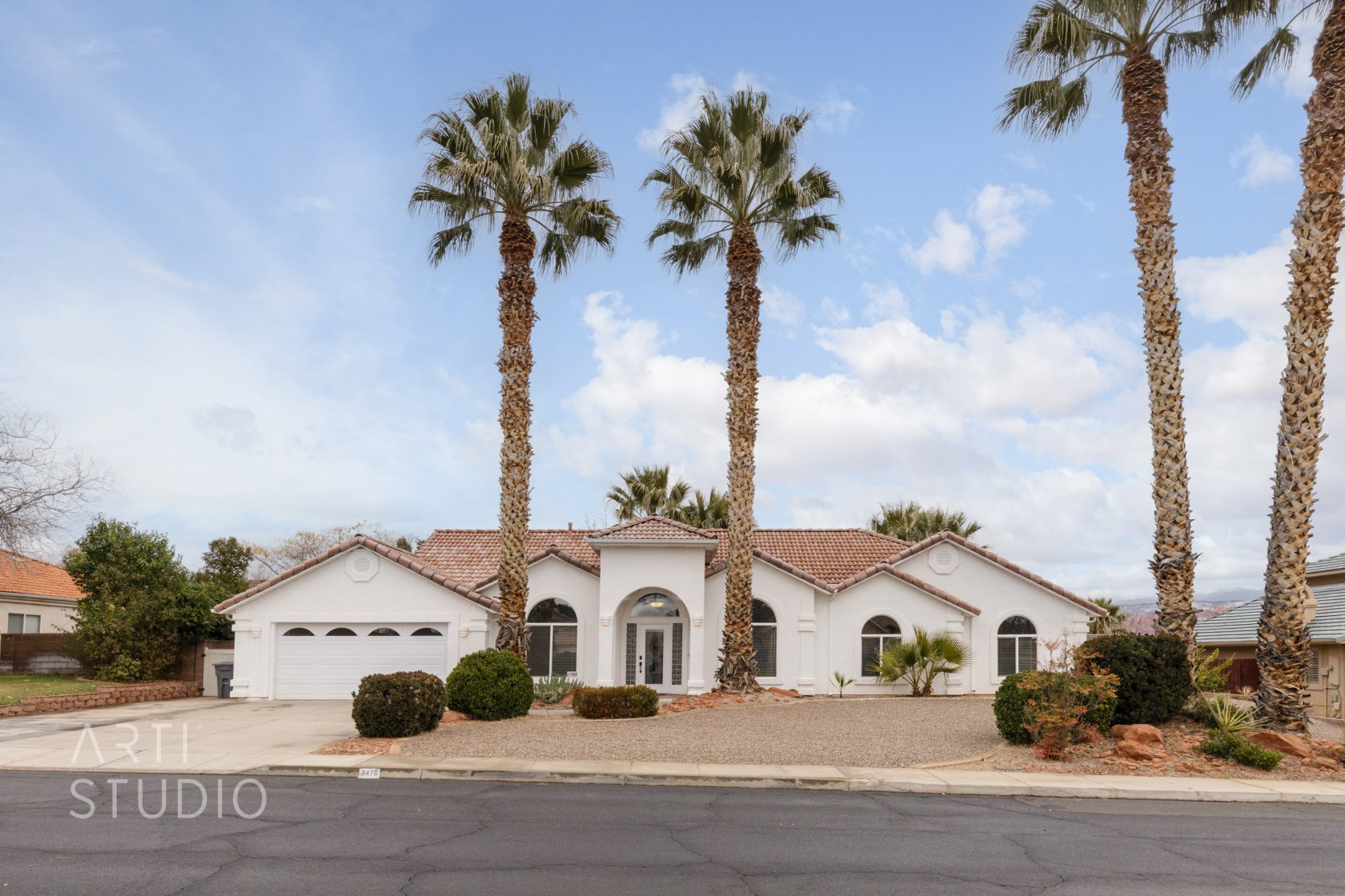 3476 Chalet Dr