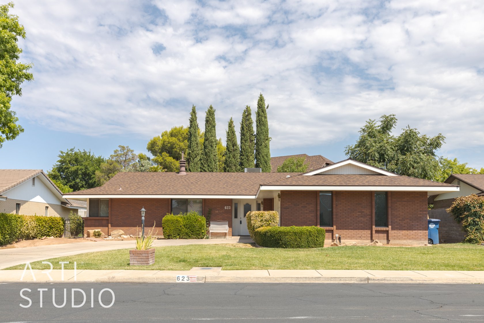 623 E Concord Way