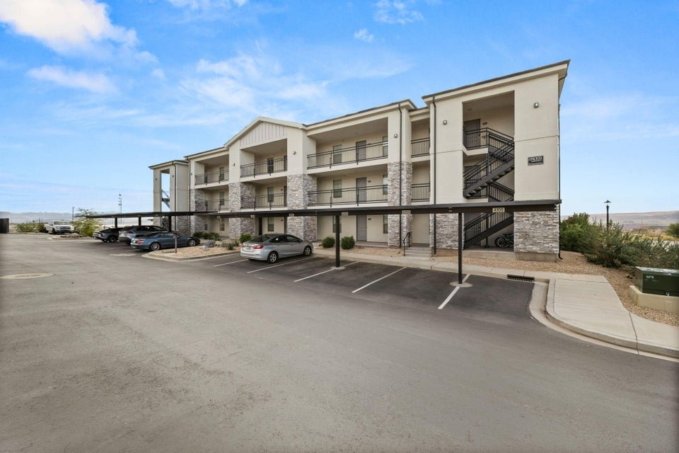 128 Lone Rock Drive #204