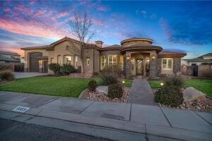 3053 S Poplar