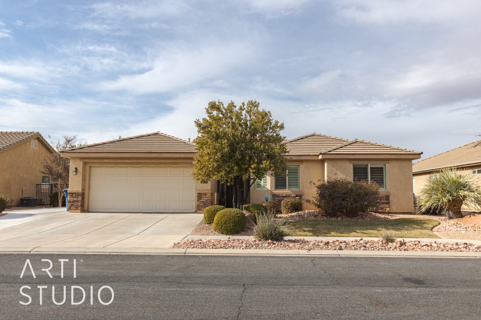 1633 N 2190 W
