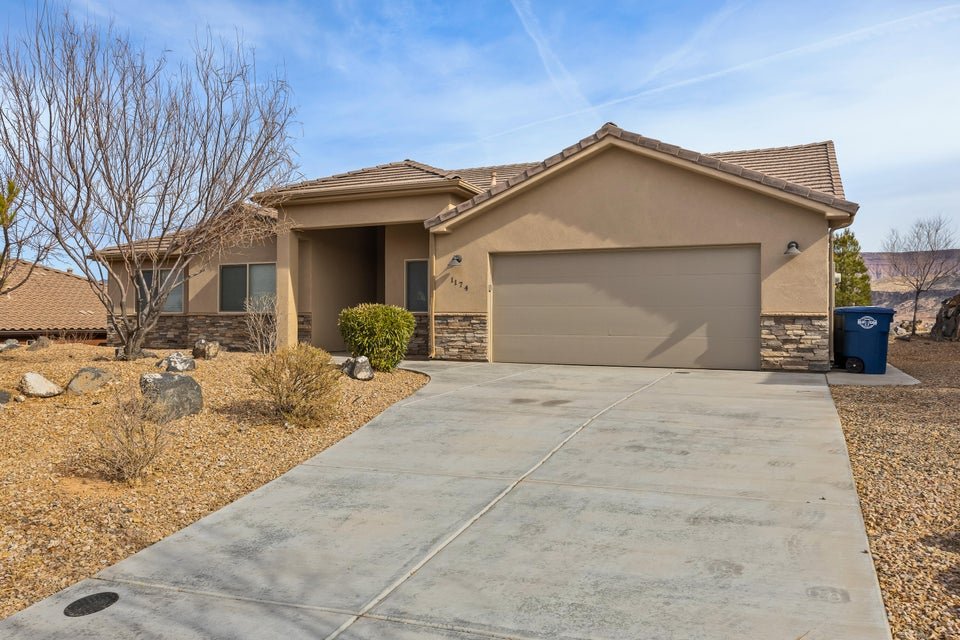 1174 N Sunset Ridge Dr