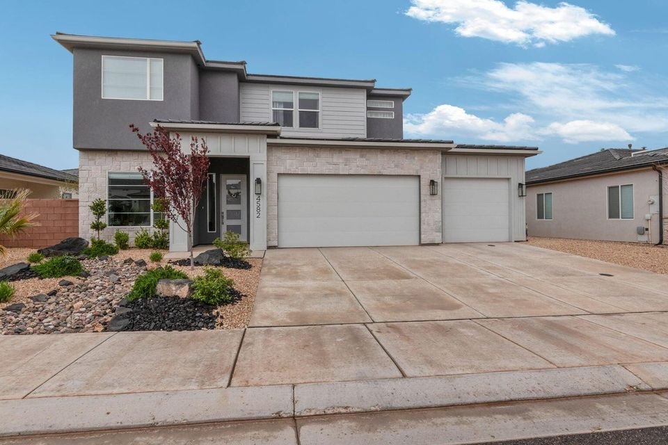4582 S Sophia Lane