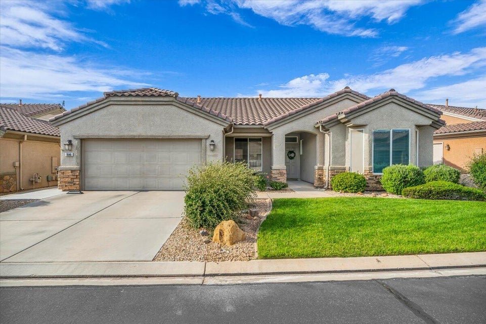 1646 W Sunkissed Dr