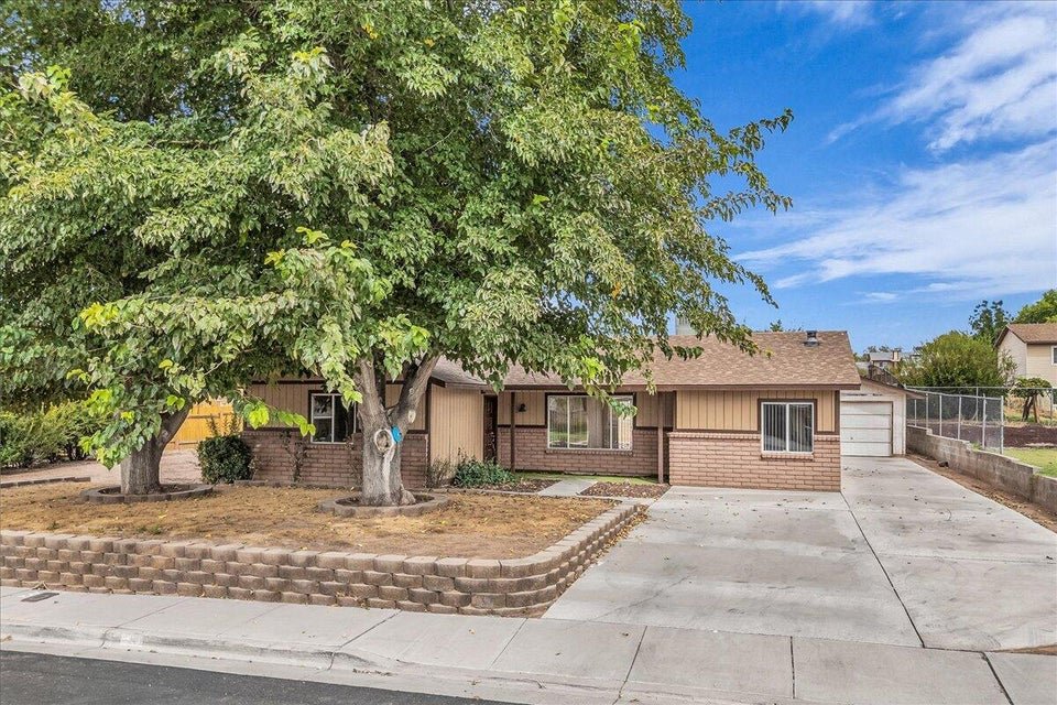 1422 W 580 N