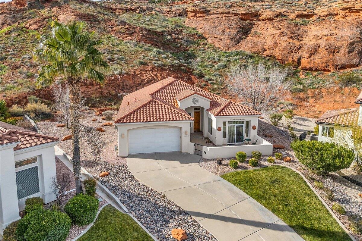 1083 W Shadow Ridge Court 