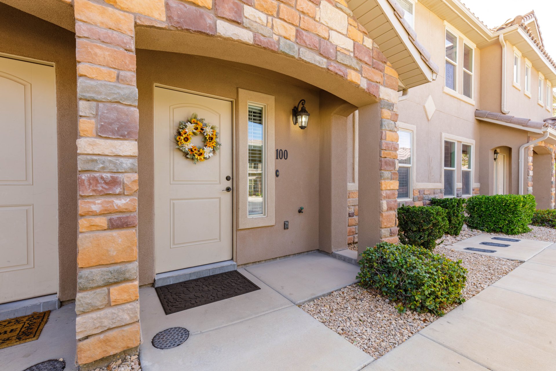 3419 S River Rd Unit 100