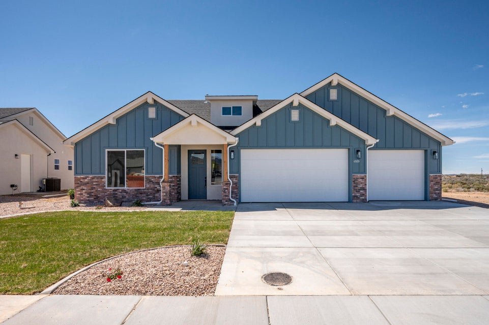 4939 W 10 E