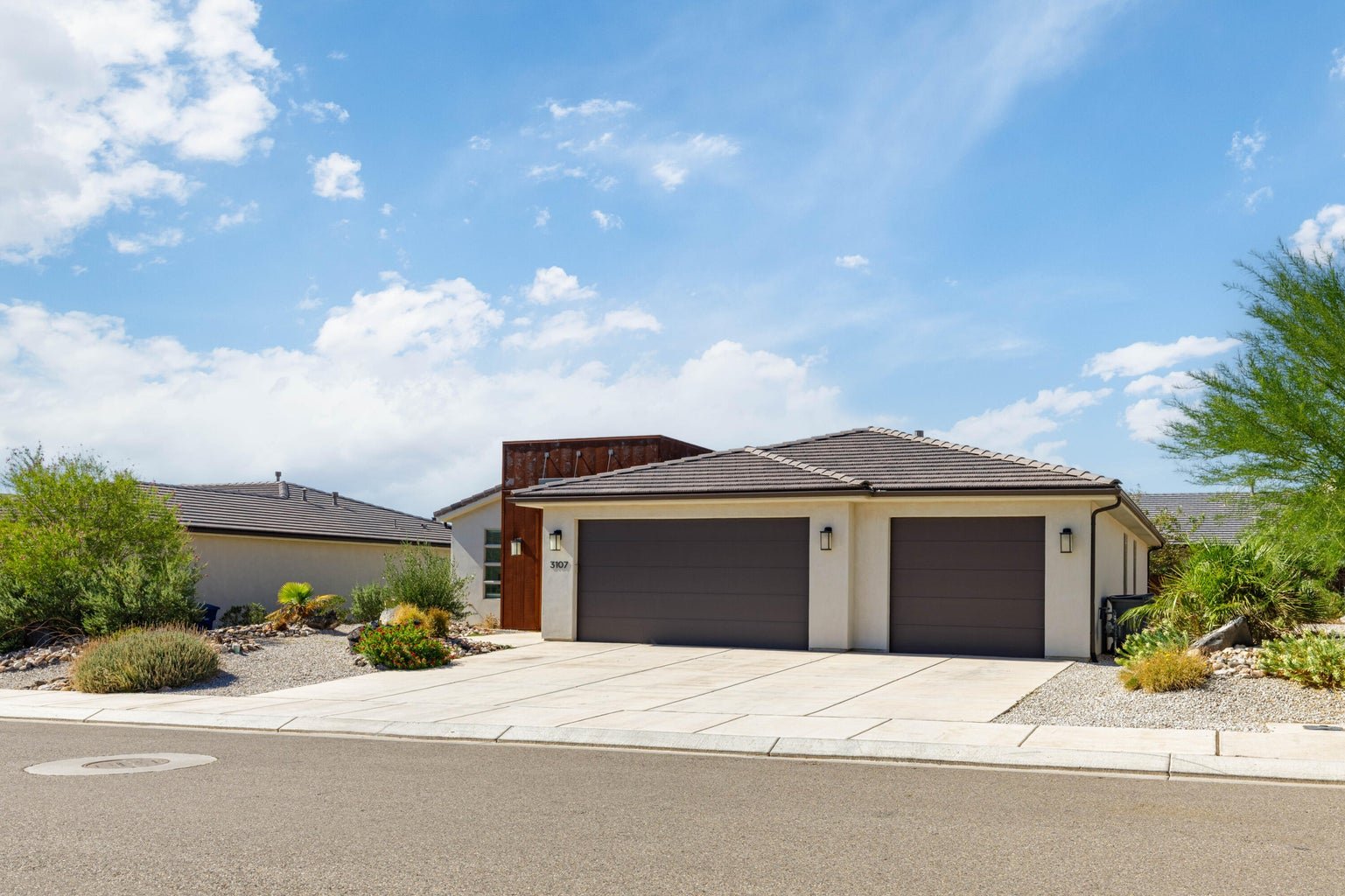3107 E Lavatera Dr