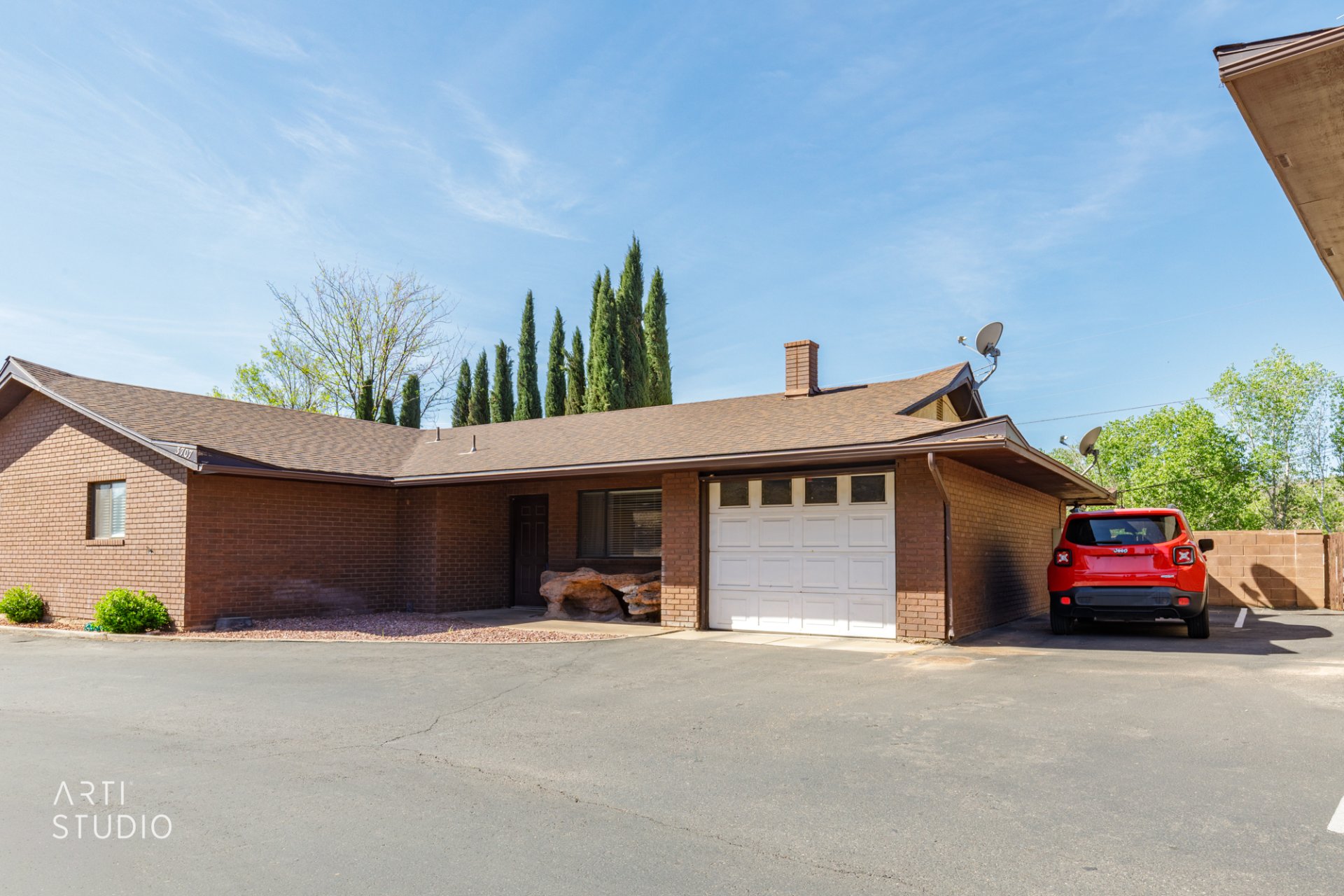 3707 W Gates Circle