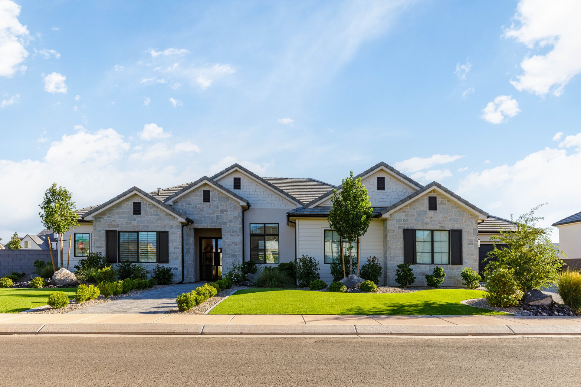 2764 E Moorland Dr.
