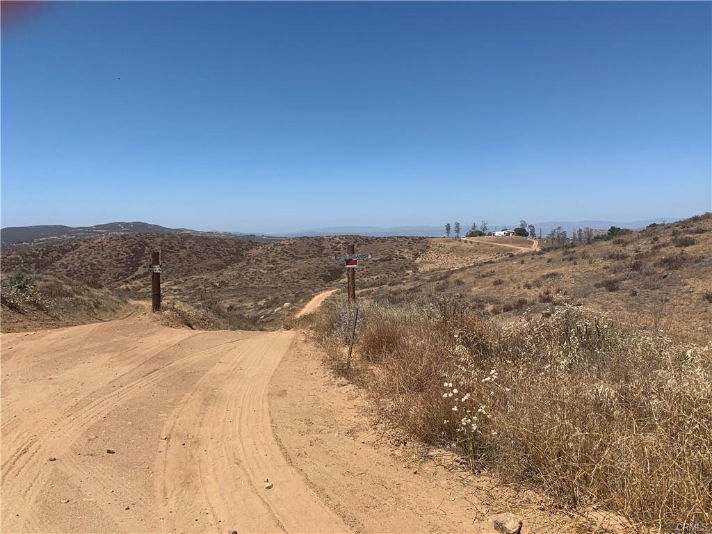 58636 Great opportunity to build your dream home! This land offers 10 acres of useable space, with amazing views of the Valley, just minutes to Temecula wineries. Neighboring custom built homes nearby yet far enough away to build your own peaceful private abode! This land is located in a rural setting and shopping, dining, and wineries within minutes. The 20 acre lot adjacent to this lot is for sale 571-47-0008.