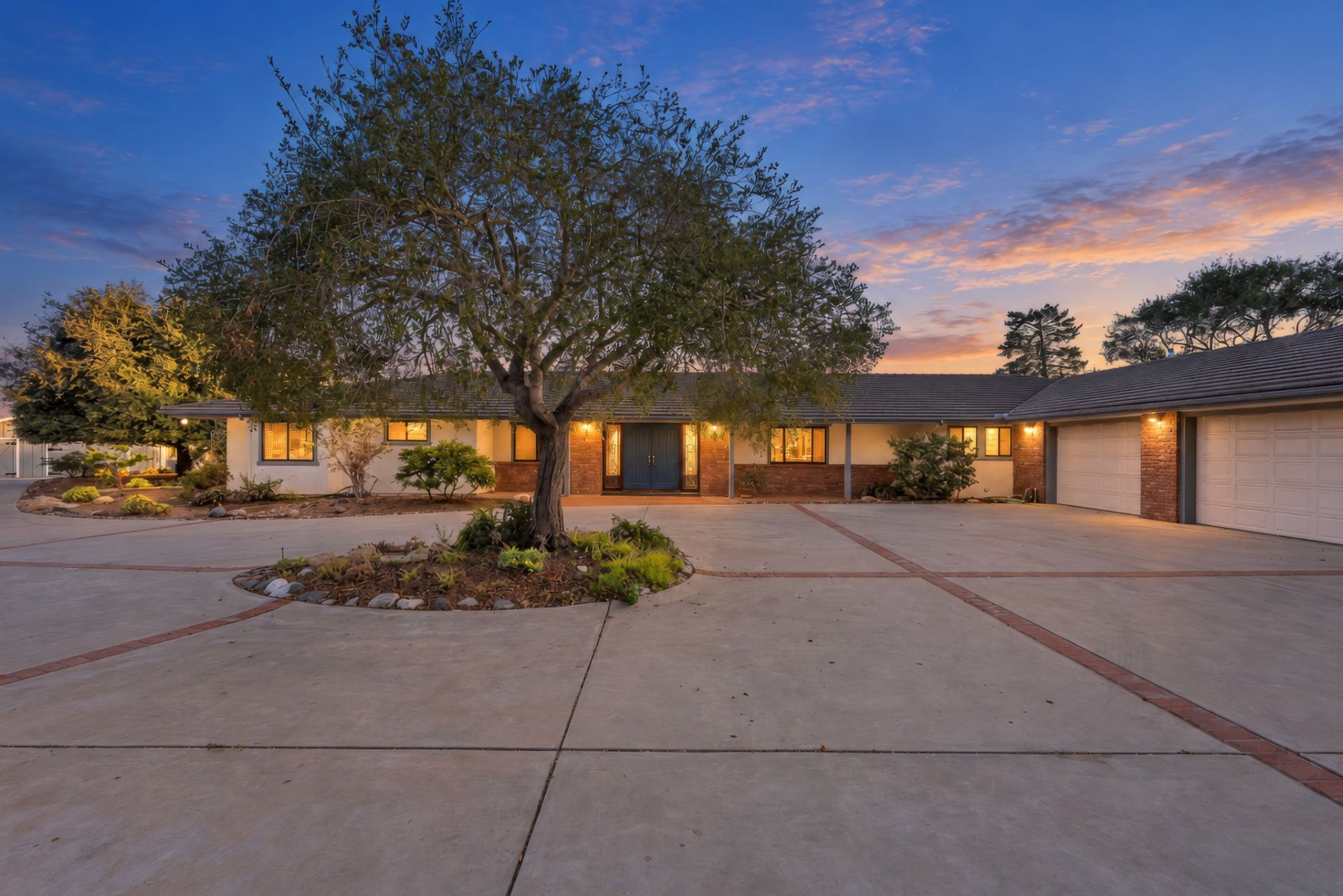 4911 San Jacinto Cr E
