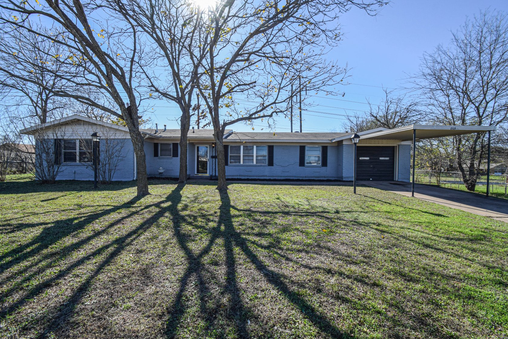 203 Currie Ave