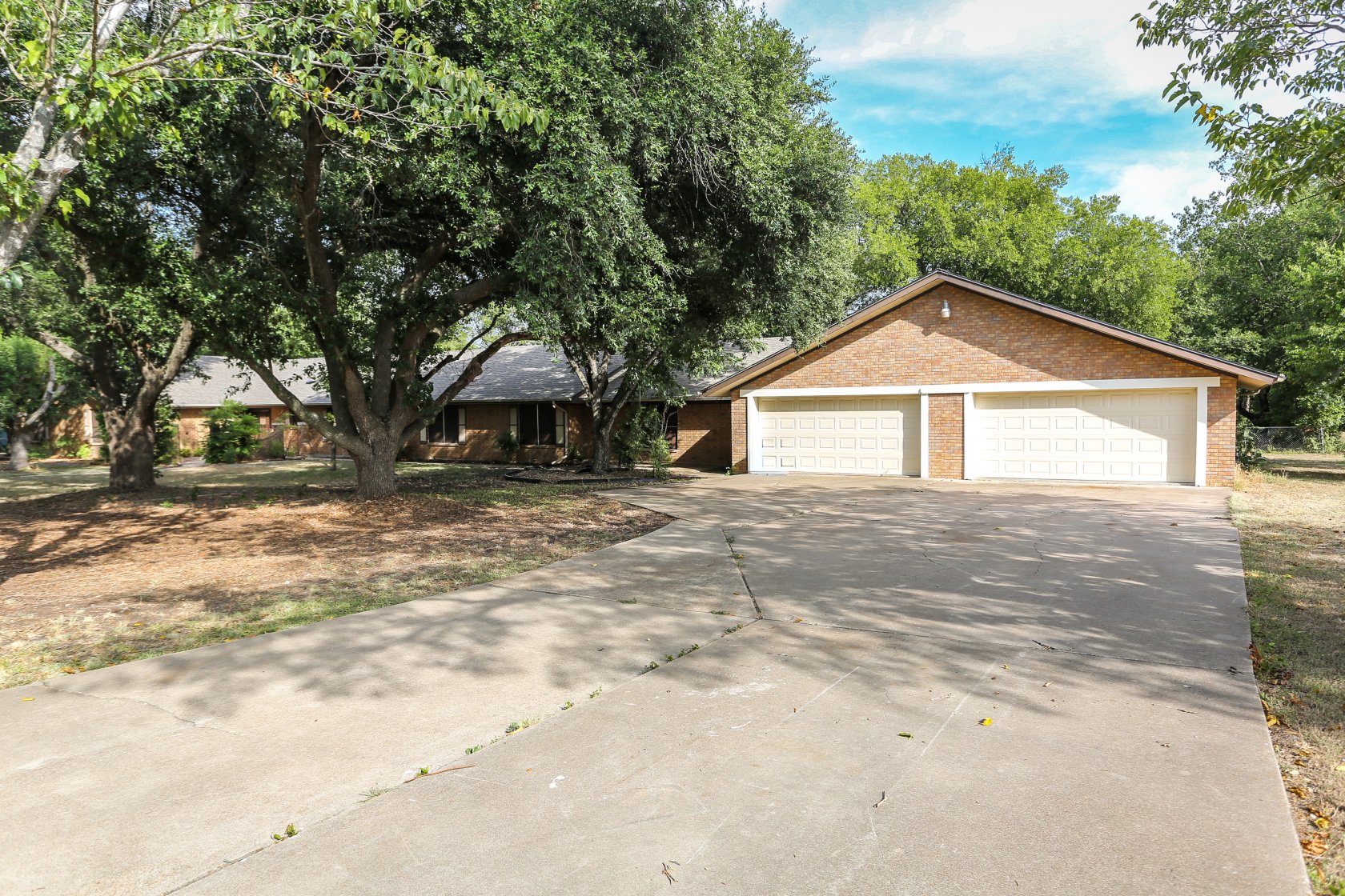 567 Llewelyn Drive