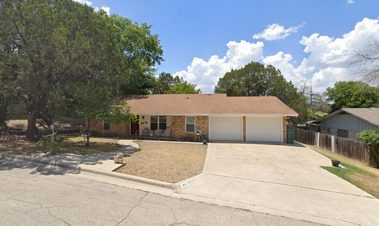 810 Cliffside Dr