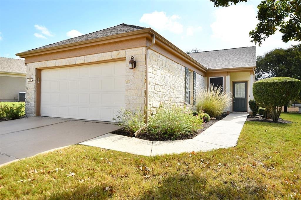 300 Crockett Loop