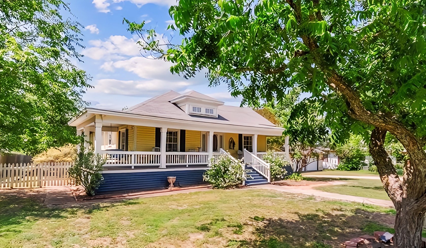 511 E Main St