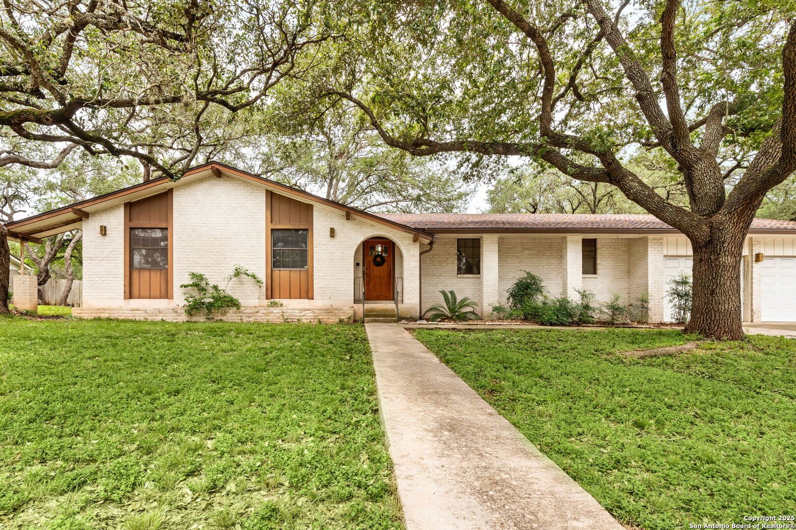 517 Oakwood Blvd